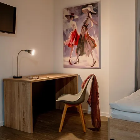 Jade & Jabo - By Duesseldorf Mit Parkplatz Verfuegbarkeit 10,00 Je Nacht Zubuchbar *