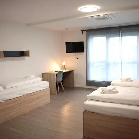 Jade & Jabo - By Duesseldorf Mit Parkplatz Verfuegbarkeit 10,00 Je Nacht Zubuchbar *