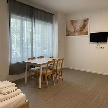 Jade & Jabo - By Duesseldorf Mit Parkplatz Verfuegbarkeit 10,00 Je Nacht Zubuchbar Vakantiehuis Neuss