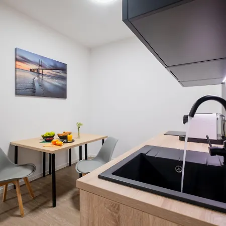 Jade&jabo - By Düsseldorf Mit Parkplatz Verfügbarkeit 10,00 Je Nacht Zubuchbar * Neuss