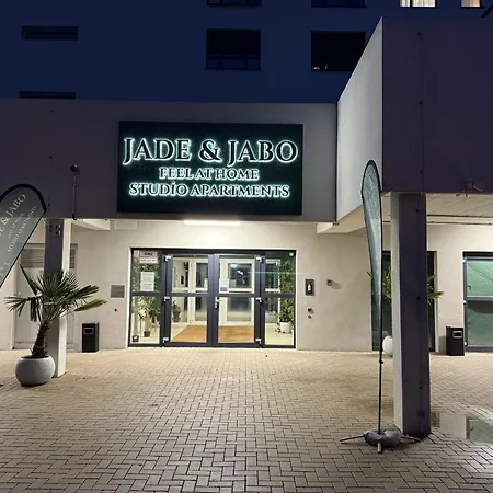 Jade & Jabo - Sehr Schoene & Apartements Zum Wohlfuehlen Tageweise & Wochenweise Buchbar 4* Neuss